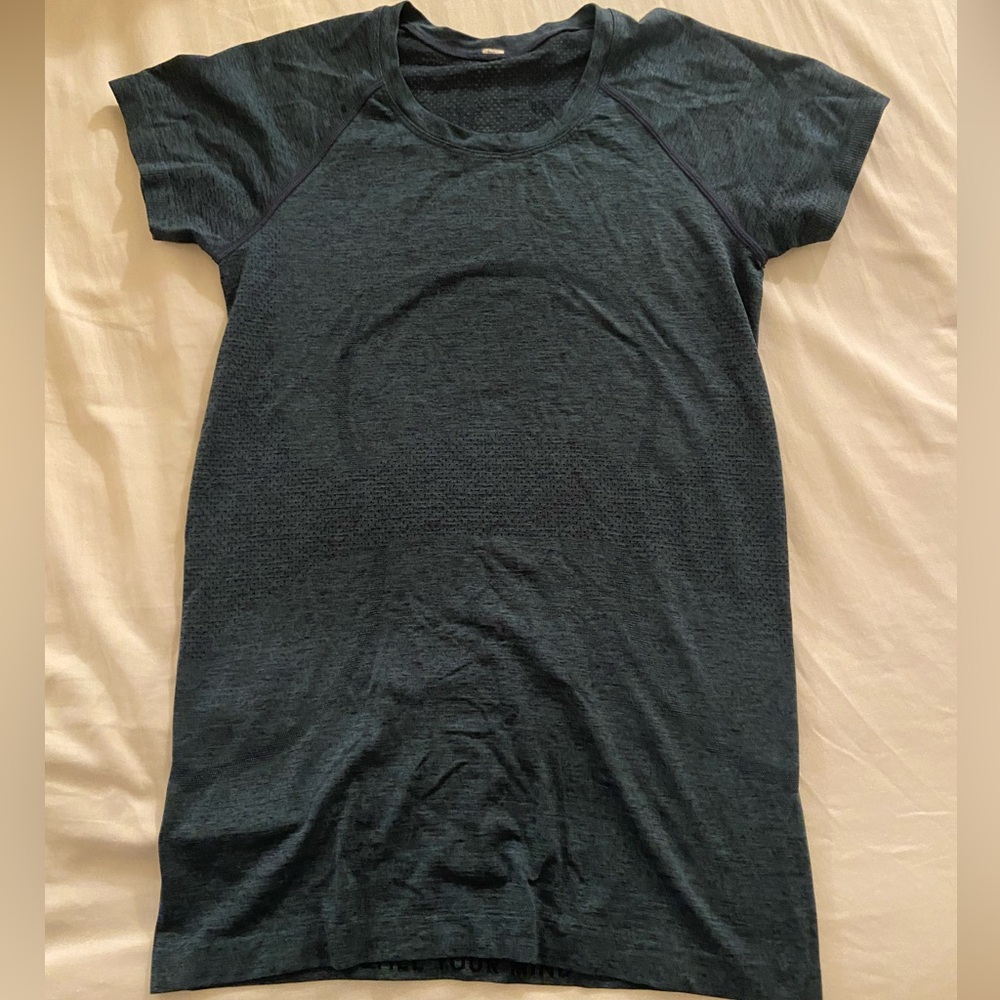 Lululemon swiftly tech navy shirt
